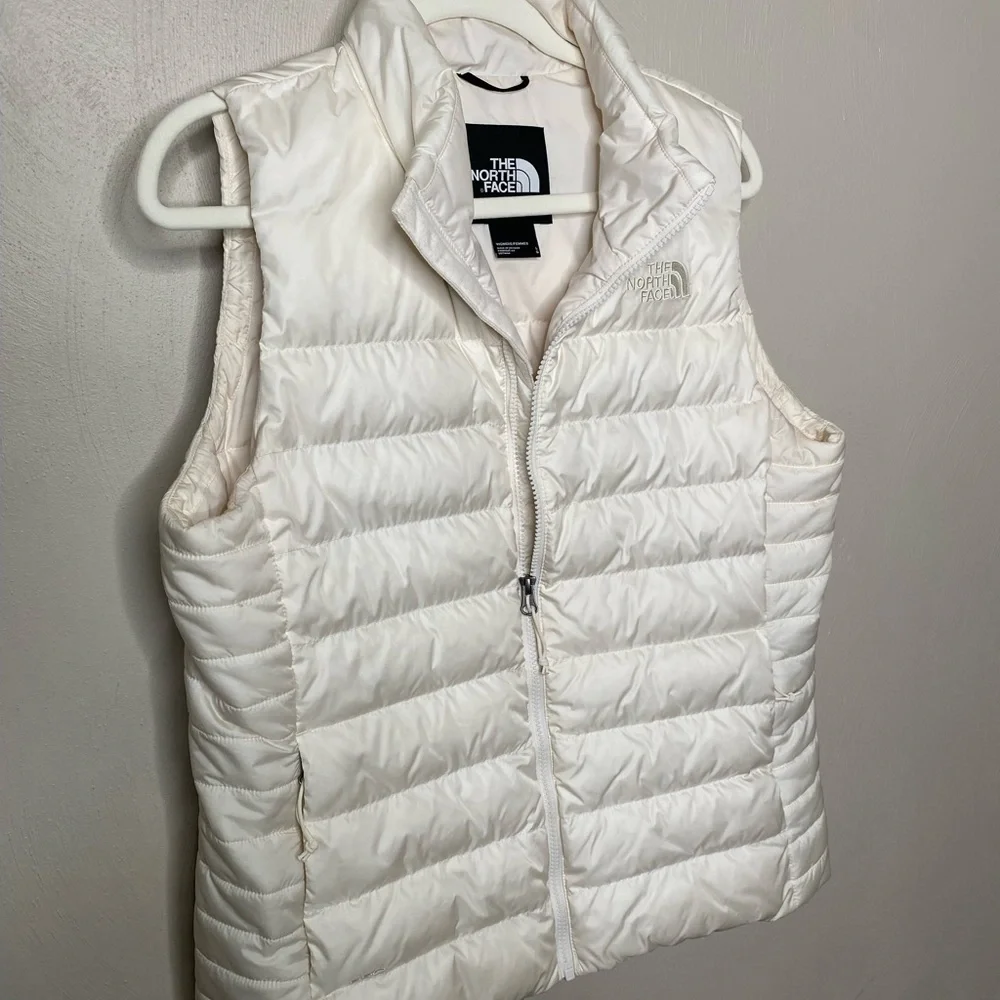 NORTH FACE Ivory / Off-white Puffer Quilted Vest - size Large - Picture 2 of 13